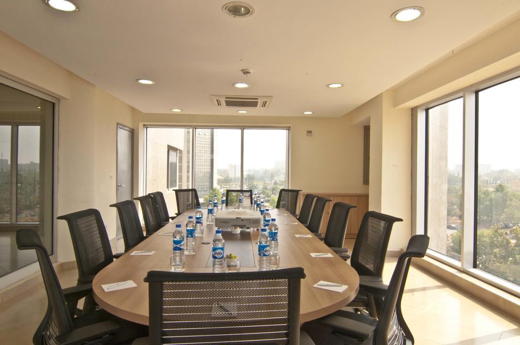 אבוג'ה L'Eola Suites מראה חיצוני תמונה