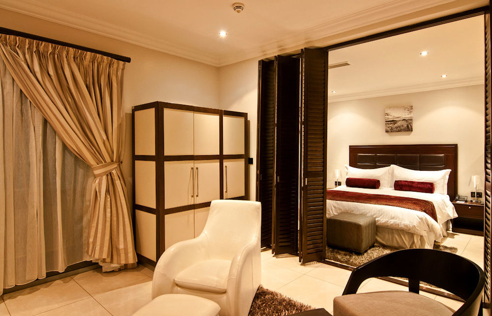 אבוג'ה L'Eola Suites מראה חיצוני תמונה