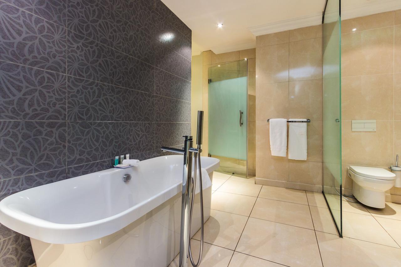 אבוג'ה L'Eola Suites מראה חיצוני תמונה