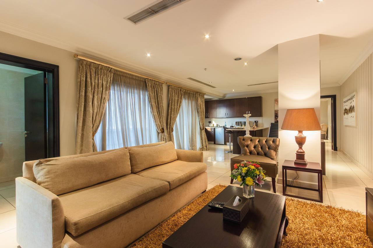 אבוג'ה L'Eola Suites מראה חיצוני תמונה