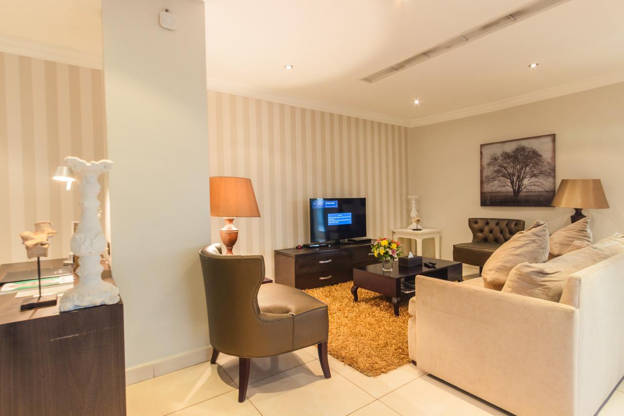 אבוג'ה L'Eola Suites מראה חיצוני תמונה