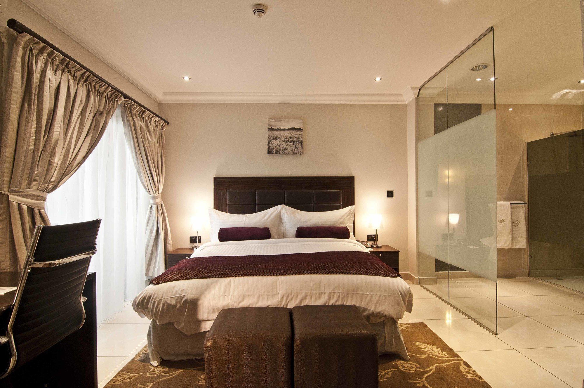 אבוג'ה L'Eola Suites מראה חיצוני תמונה