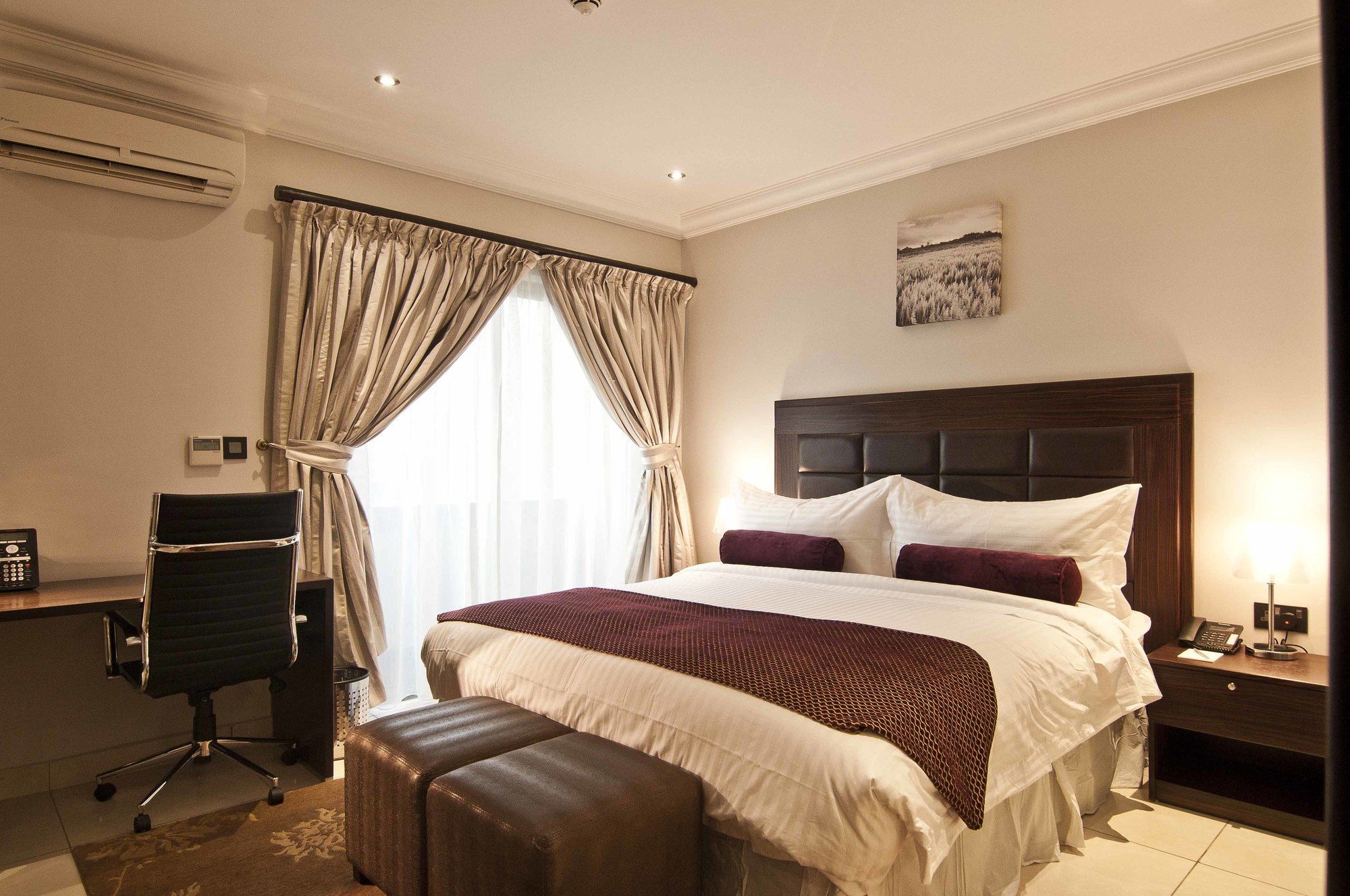 אבוג'ה L'Eola Suites מראה חיצוני תמונה